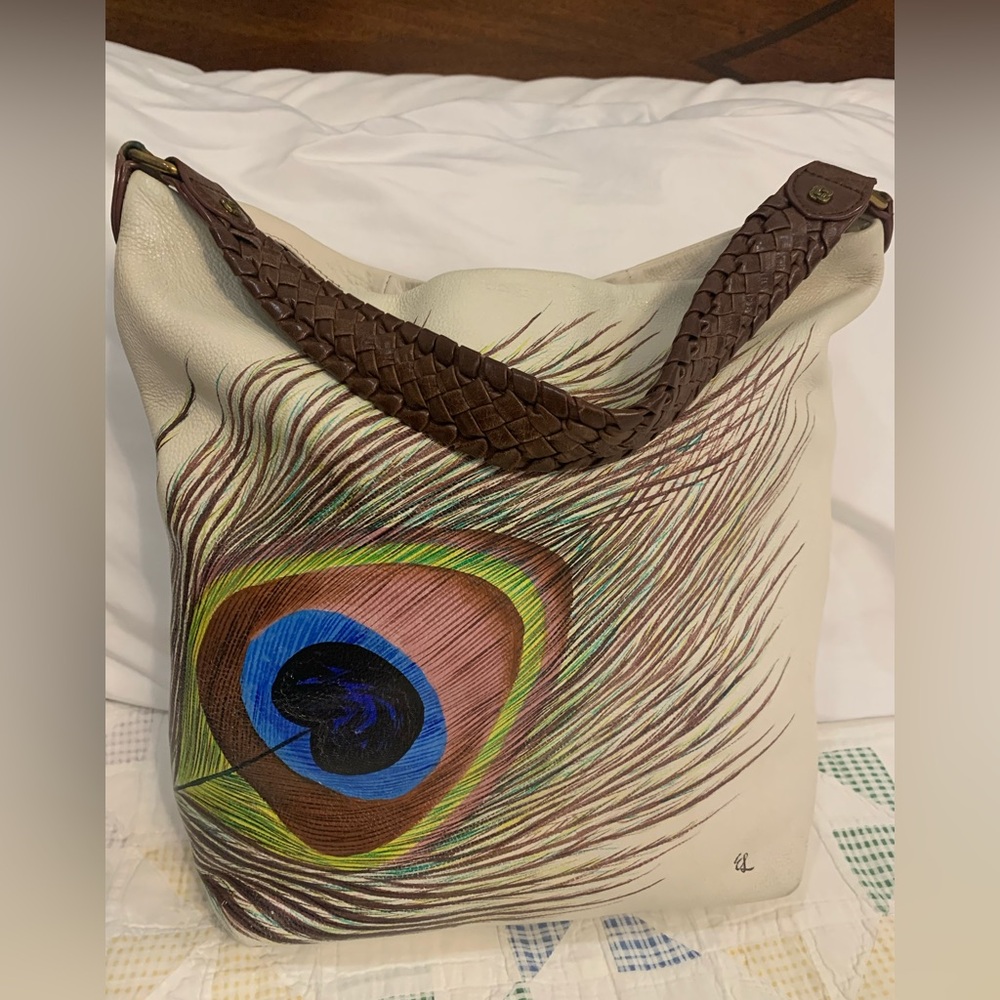 Very Rare Find! Elliott Lucca Peacock Feather Design Cream Bag.  Arm Candy! - Picture 5 of 17